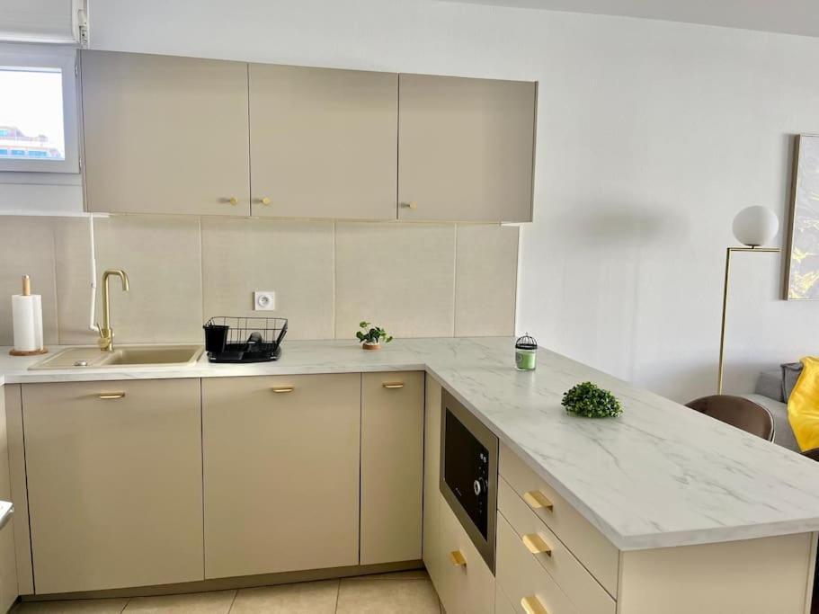 Le Daphnee Yourhosthelper Appartement